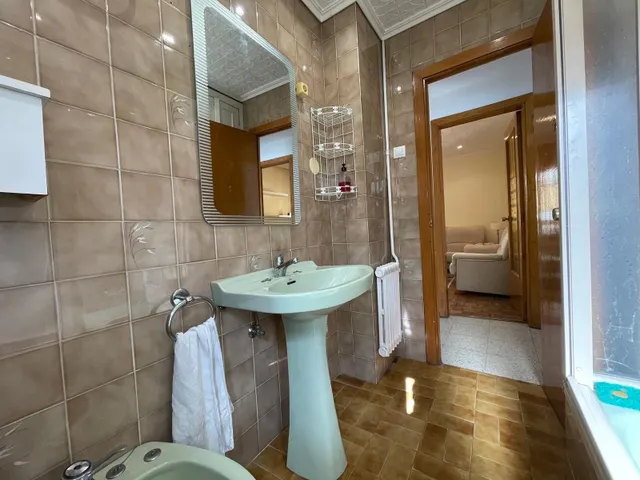 SE VENDE PISO ZONA ALTA — 19