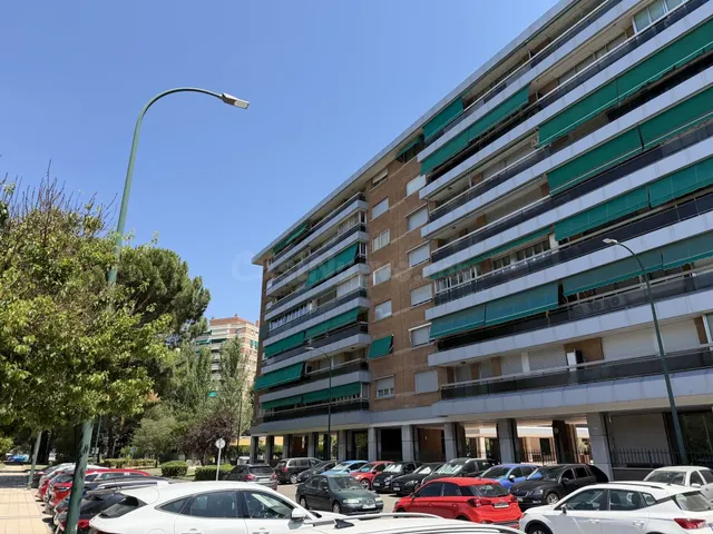 Piso en Venta en Valladolid Valladolid HUERTA DEL REY - foto 2