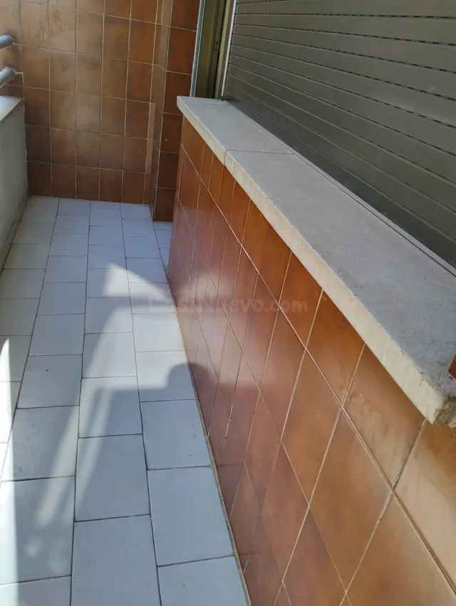 Cuatro dormitorios con garaje. - foto 3