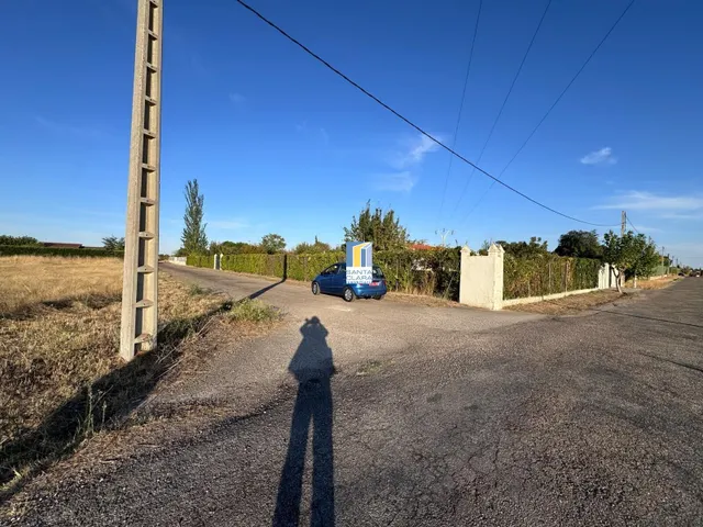 PARCELA RÚSTICA EN VENTA EN MORALES DEL VINO (ZAMORA) — 3