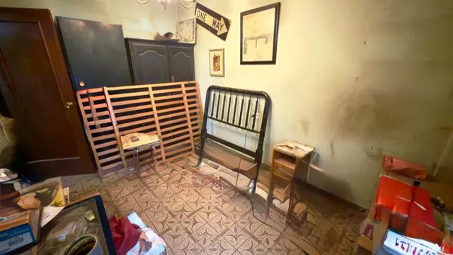 Se vende piso en el centro para reformar con ascensor 4 habitacione, 2 baños y garaje — 28