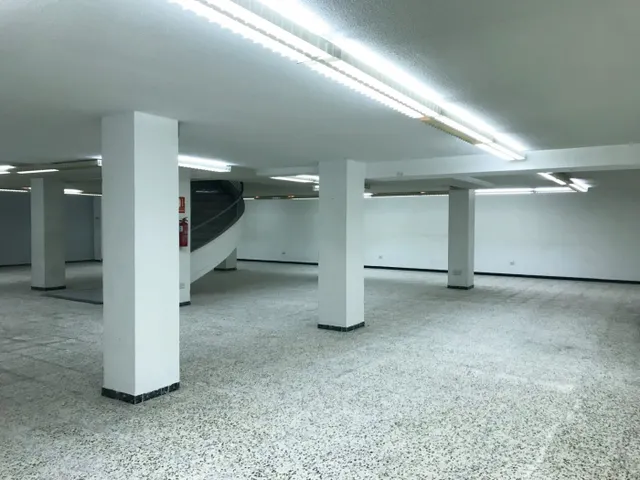 LOCAL COMERCIAL CÉNTRICO — 10
