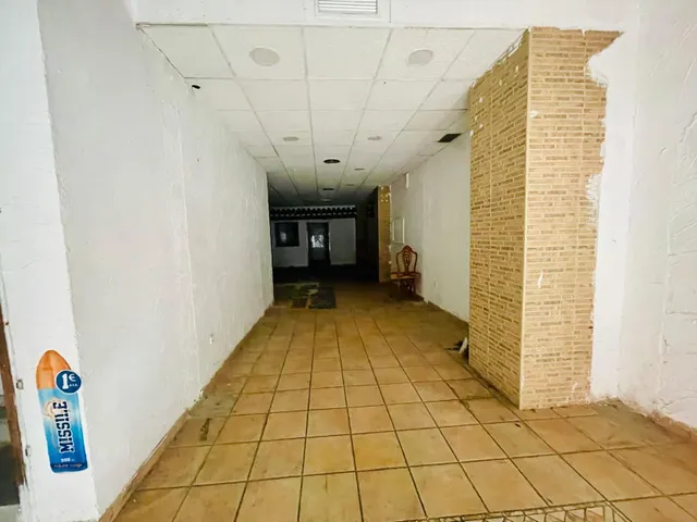 SE VENDE LOCAL COMERCIAL !!INMEJORABLE UBICACIÓN!! — 12