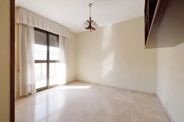 Piso en Avda. San Francisco Javier — 23