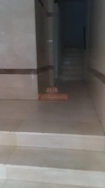 SE ALQUILA O SE VENDE ENTREPLANTA EN LA MEJOR CALLE DE ALBACETE — 21