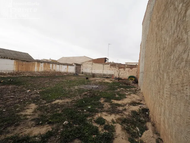 *Oportunidad en Argamasilla De Alba, solar de 300 m2 y 34 m  - foto 4