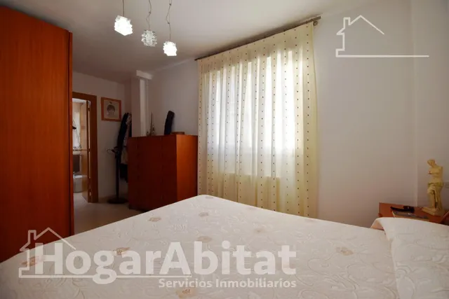 ADOSADO CON 3 TERRAZAS, BALCÓN, PISCINA Y GARAJE — 21
