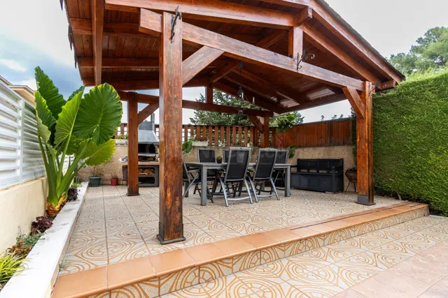 Casa adosada con piscina privada y parcela de 387 m2 en Font - foto 4