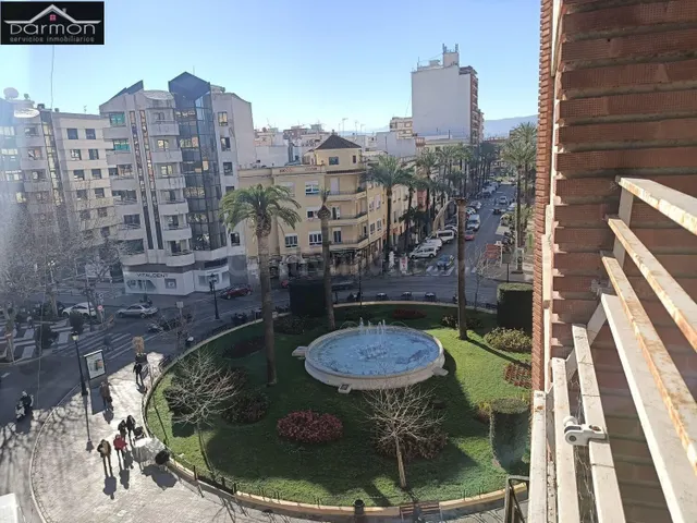 Gran piso en Zona Paseo Germanias.