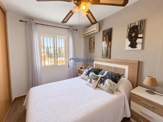Casa con 3 dormitorios, espacio trasero y muchas posibilidades — 15