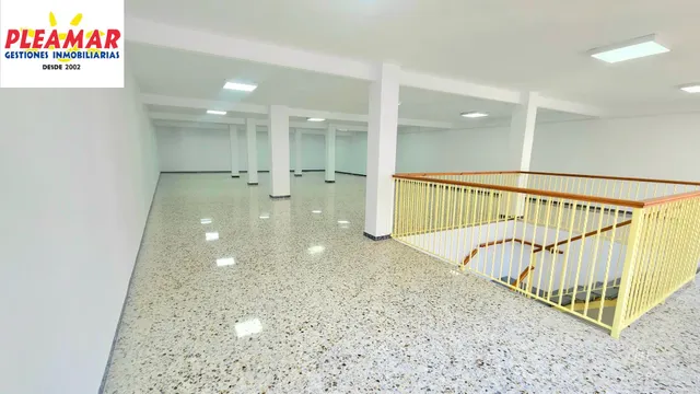 LOCAL COMERCIAL DE DOS PLANTAS DE 500 M2           ZONA CENTRO — 10