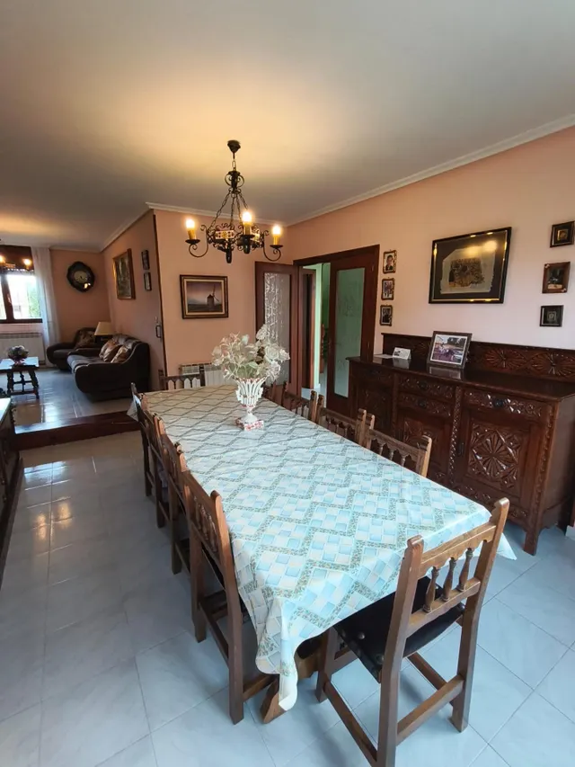Amplia Casa en Melgar de Fernamental con Jardín y Terraza — 24