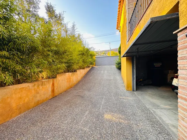 CALONGE: CHALET CON LICENCIA TURÍSTICA, GARAJE, JARDÍN Y PISCINA. ZONA MAS AMBRÓS - VIZC. CABANYES. — 27