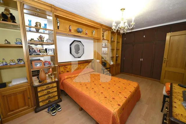 Espectacular villa en urbanización vigilada — 26