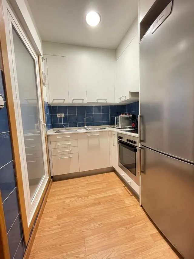 Piso Seminuevo en Veintiuno, Ourense - Oportunidad Única por - foto 4