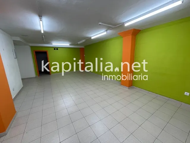Local en alquiler en el Llombo de Ontinyent junto a colegio — 3