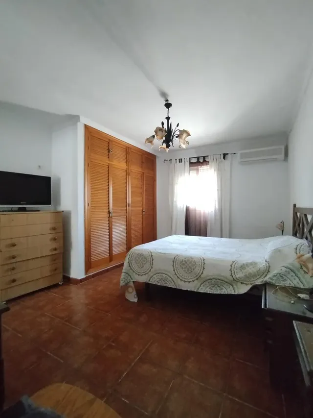 Amplio Chalet en Chiclana de la Frontera con Piscina y Gran Parcela — 16