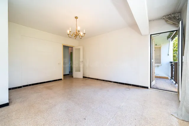 PISO DE 80 M2 CON 3 DORMITORIOS Y ASCENSOR PARA REFORMA INTEGRAL EN SON OLIVA — 2