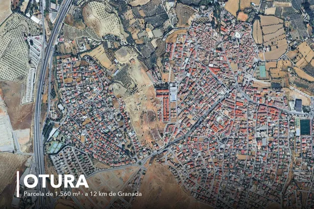 SOLAR RESIDENCIAL EN OTURA — 2