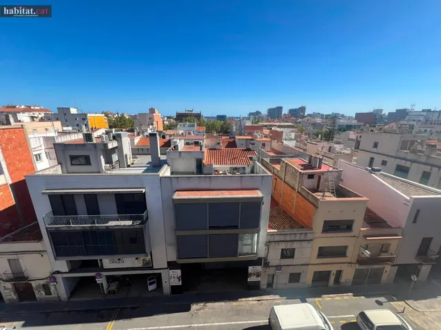 Ático amueblado con terraza en el centro de Vilanova — 18