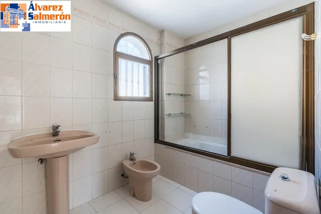 CASA ADOSADA EN MOTRIL — 37