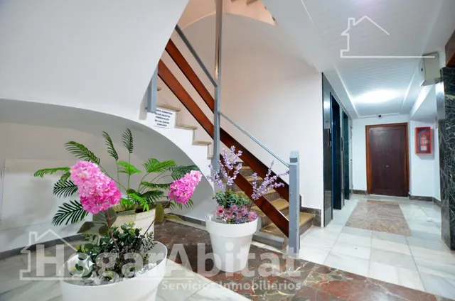 REFORMADO Y LUMINOSO CON BALCÓN Y ASCENSOR CERCA DE LA PLAYA — 32
