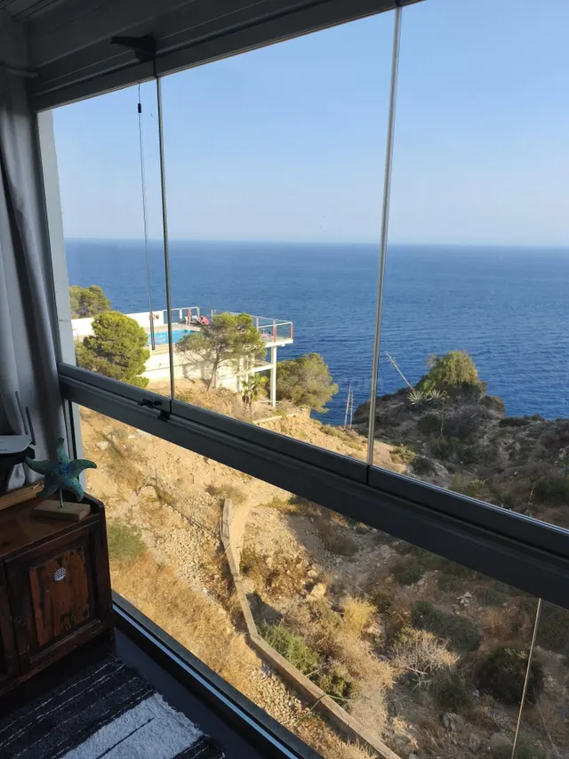 Exclusivo apartamento con impresionantes vistas al mar en Es