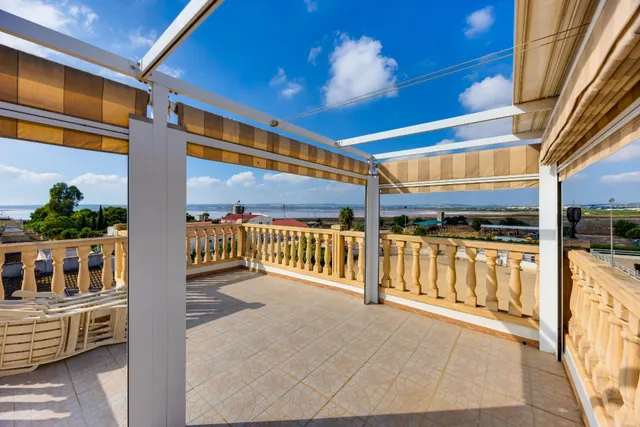 Chalet con parking, piscina, solarium y vistas despejadas! — 3