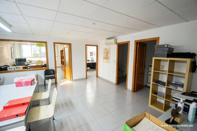¡Novedad! Venta de entresuelo, zona Reyes Católicos, 146 m2 — 10