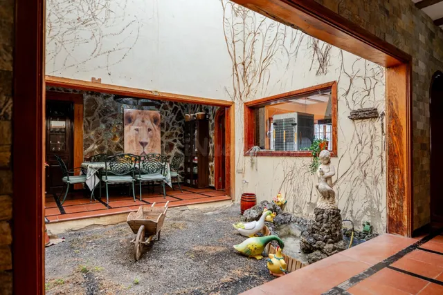 Finca de 20.000 m2 con vivienda principal, apartamento independiente y espacio para toda la familia — 16