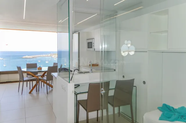 Vistas panorámicas al mar: Joya de diseño reformada en prime - foto 5