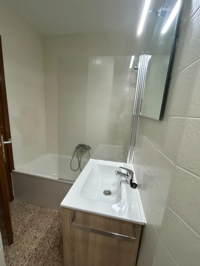 Amplio y Acogedor Piso de 4 habitaciones en el Corazón de la Ciudad — 19