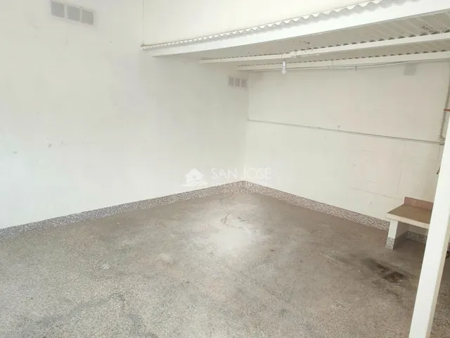 SE VENDE CHALET CON PISCINA EN MUY BUEN ESTADO EN ASPE ZONA DE UCHEL — 43