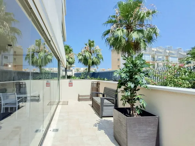 Amplio Apartamento en Esquina en Planta Baja con Terraza Acristalada y Jardín Privado en Green Hills — 15