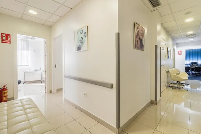 Negocio 10 habitaciones 273m² en venta - Marbella — 23