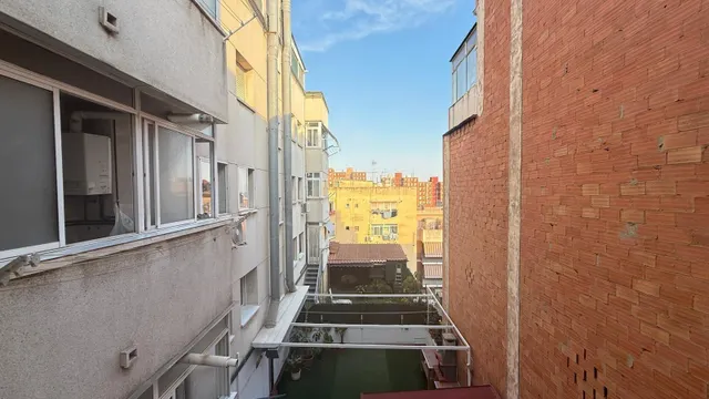 PISO DE 5 DORMITORIOS Y TERRAZA — 35