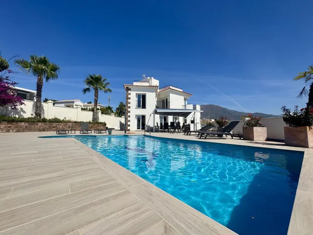 Chalet 4 habitaciones 258m² en venta - Costa Del Sol - foto 4