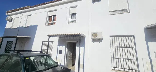 PRECIOSO ADOSADO EN LA ZARZA-EL PERRUNAL