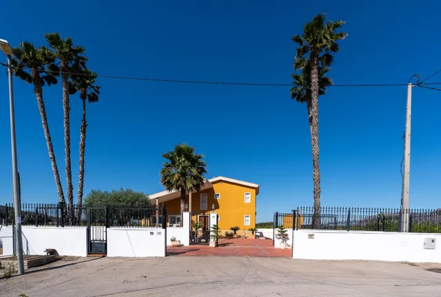Magnífico Chalet en Orihuela – Listo para Entrar a Vivir — 21