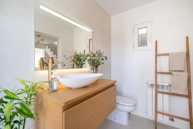 Casa con piscina en primera línea de mar en Cala Gamba — 13