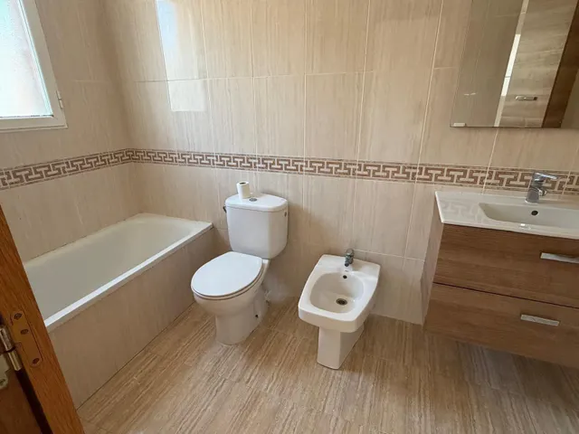 Adosado a la venta en Favara. — 18