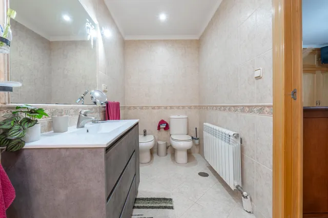 CHALET CON PISCINA Y JARDÍN A SOLO 10 MINUTOS DE GRANADA — 47