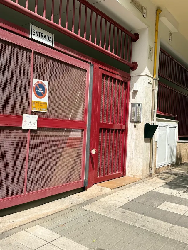 YA DISPONIBLES – PLAZAS DE GARAJE EN TEATINOS – 60 €/MES — 7