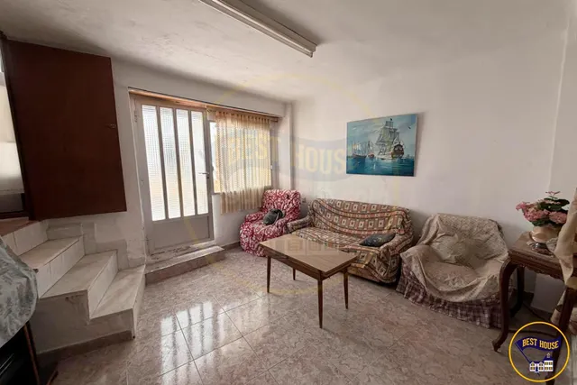 CASA 3 PLANTAS EN VENTA EN MIRA