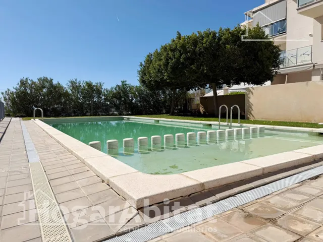 SEMINUEVO CON PISCINA, GARAJE  Y DOS TERRAZAS CERCA DEL METRO — 10
