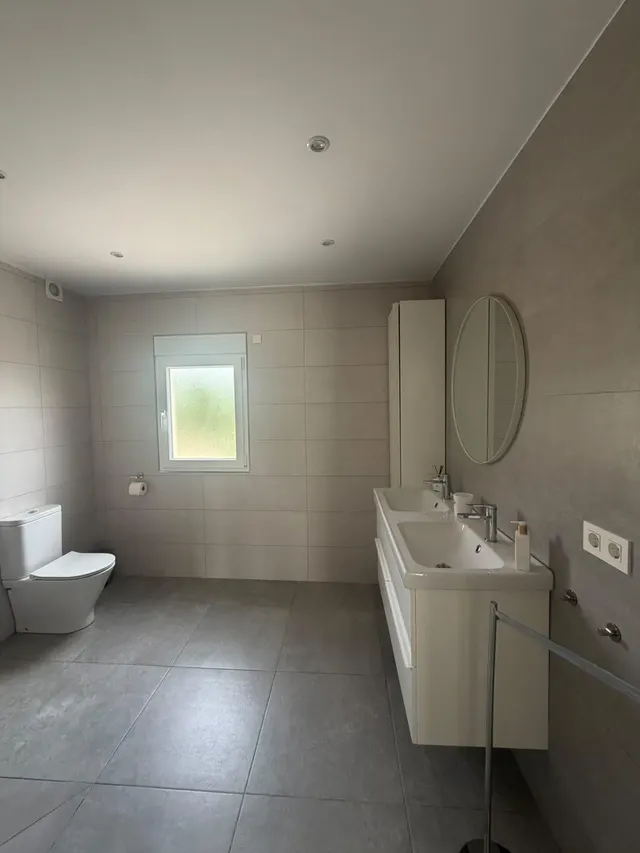 GRAN CHALET EN LOS BALCONES TORREVIEJA: 4 HAB, 2 BAÑO — 6