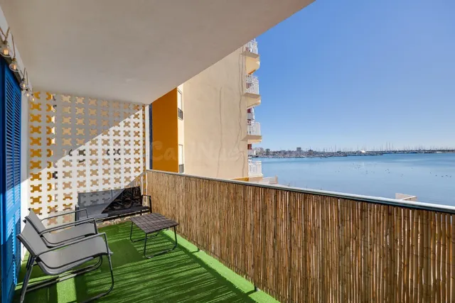 PRECIOSO APARTAMENTO TOTALMENTE REFORMADO CON VISTAS FRONTALES AL MAR — 2
