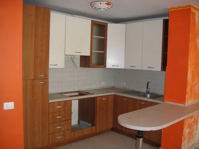 San Isidro, Piso de 75 m2, con garaje y trastero con todos los servicios cercanos. — 2