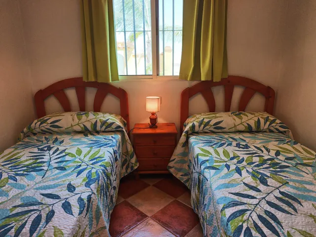 CHALET CON PISCINA EN SANCTI PETRI — 39