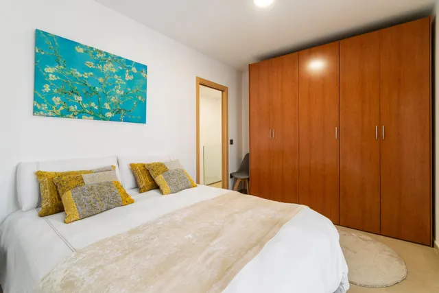 Casa adosada impecable de 4 dormitorios, placas solares y excelente ubicación en Empuriabrava. — 35